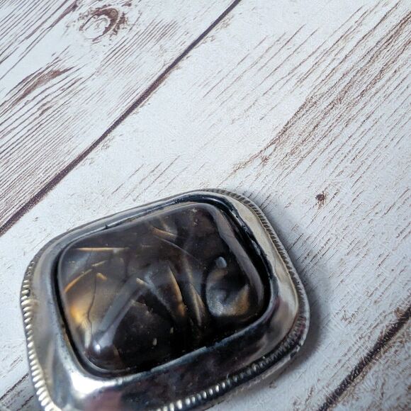 Vintage Clip On Earrings - Brown Caramel Tones 1 & 3/8" - Fair Condition - Picture 6 of 10